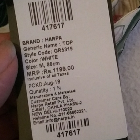 Harpa floral blouse with keyhole closure in back - Picture 2 of 5